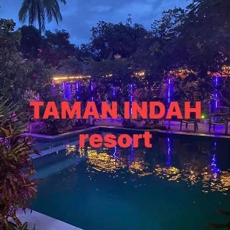 Taman Indah Resort Tamanredjo Экстерьер фото