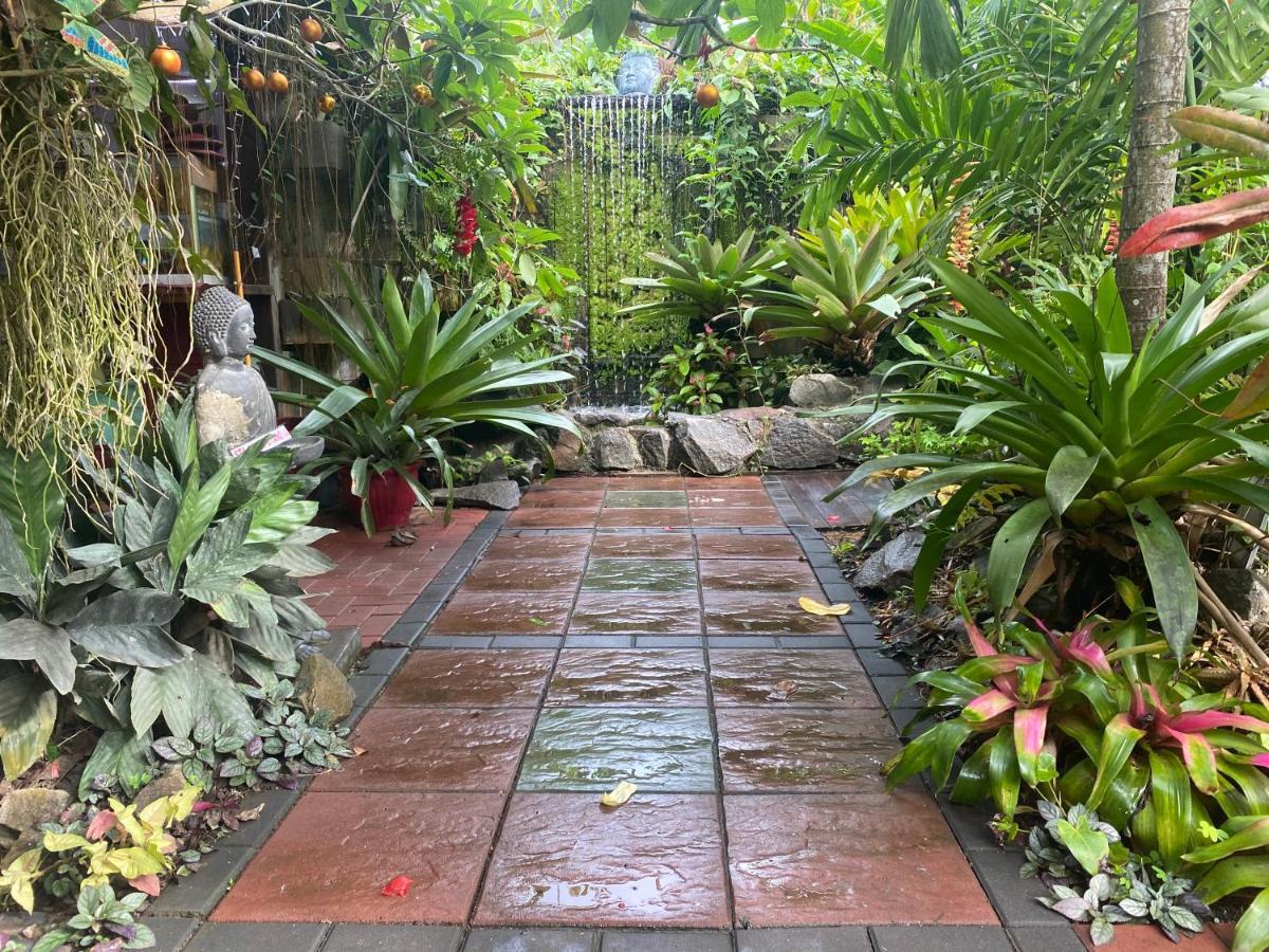 Taman Indah Resort Tamanredjo Экстерьер фото
