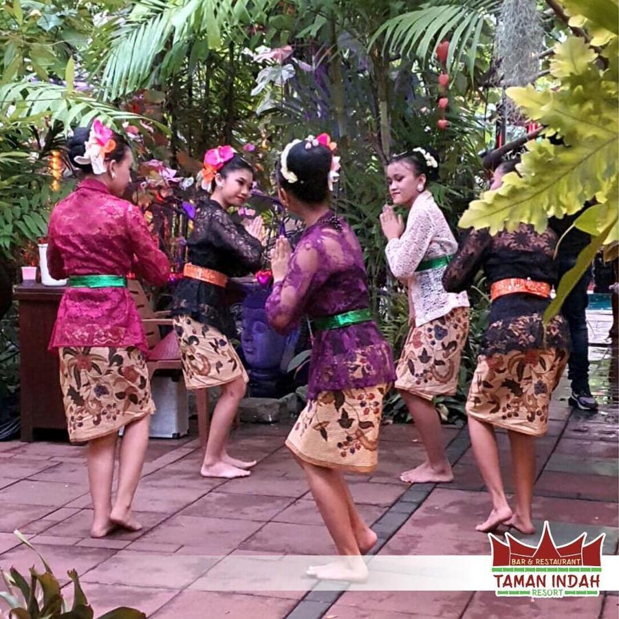 Taman Indah Resort Tamanredjo Экстерьер фото
